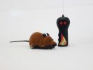 Remote control electric mouse for pet toys; simulation electric mouse; battery replaceable; cat toy - dark brown - Tuba